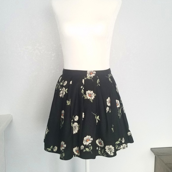 🌼Forever 21 Black Floral A-Line Skirt Size 26 - Picture 3 of 5